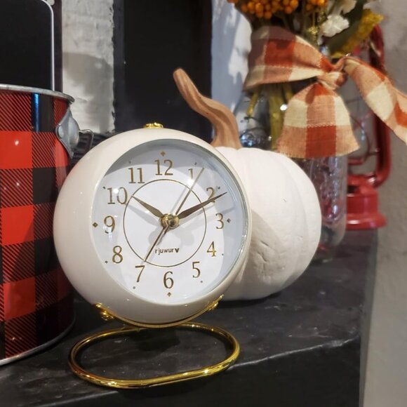 Metal Desk Clock Retro Bedroom Table Vintage Analog Alarm Clock Bedside Décor - Picture 3 of 14